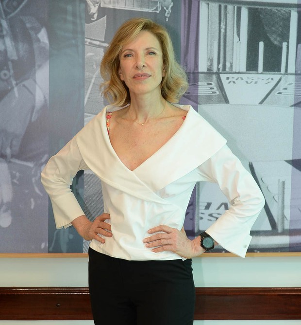 Marília Gabriela fala sobre beijo gay do filho no Carnaval