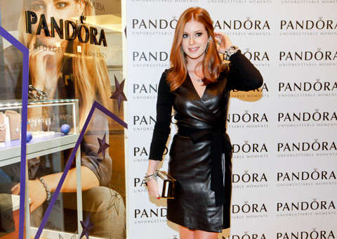 Marina Ruy Barbosa e mais famosas brilham em inauguração de loja