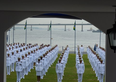 Marinha abre concurso [ara contratar 77 médicos