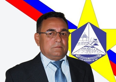 Presidente de câmara municipal condenado a devolver R$ 842  mil