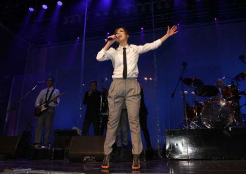 Marjorie Estiano brilhou em uma homenagem feita aos Beatles