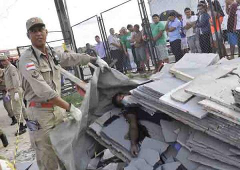 Trabalhadores morrem esmagados por duas toneladas de mármore