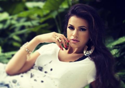 Mimada, Bruna Marquezine é tratada como estrela em Salve Jorge