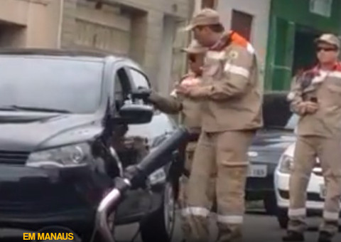 Marronzinho agride motorista no Centro de Manaus e quase é  linchado