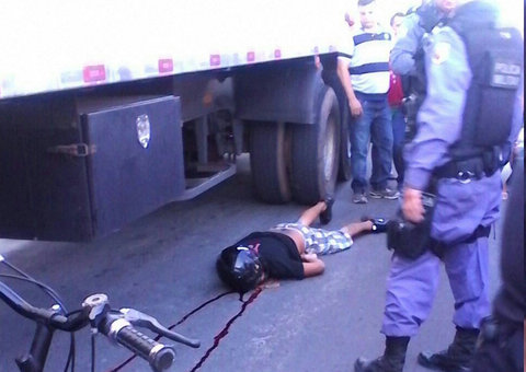  Policial à paisana mata assaltante e fere outro