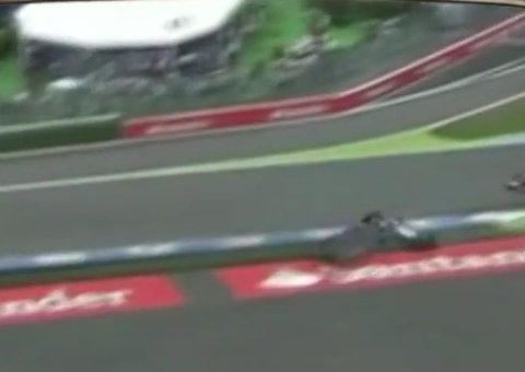 Imagens do capotamento de Felipe Massa. Confira