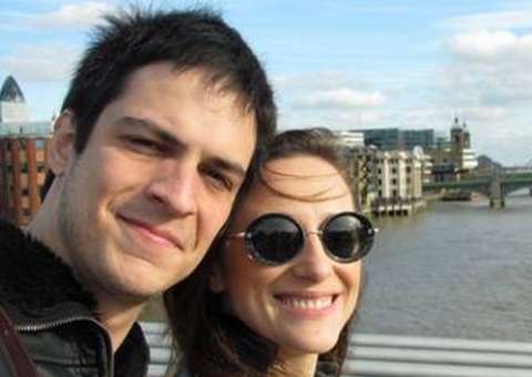 Mulher de Mateus Solano torce por beijo gay e dá recado a parentes preconceituosos