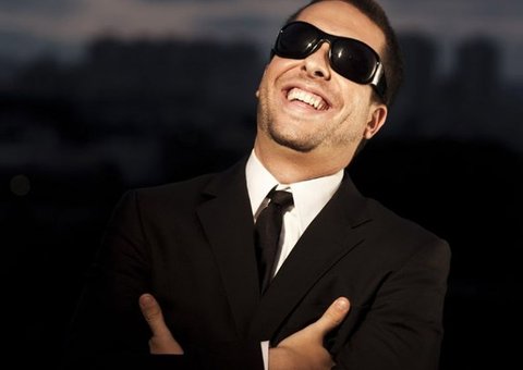 Humorista do CQC faz piada com a morte de Eduardo Campos