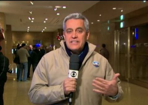 Repórter pede para Marquezine não terminar namoro com Neymar