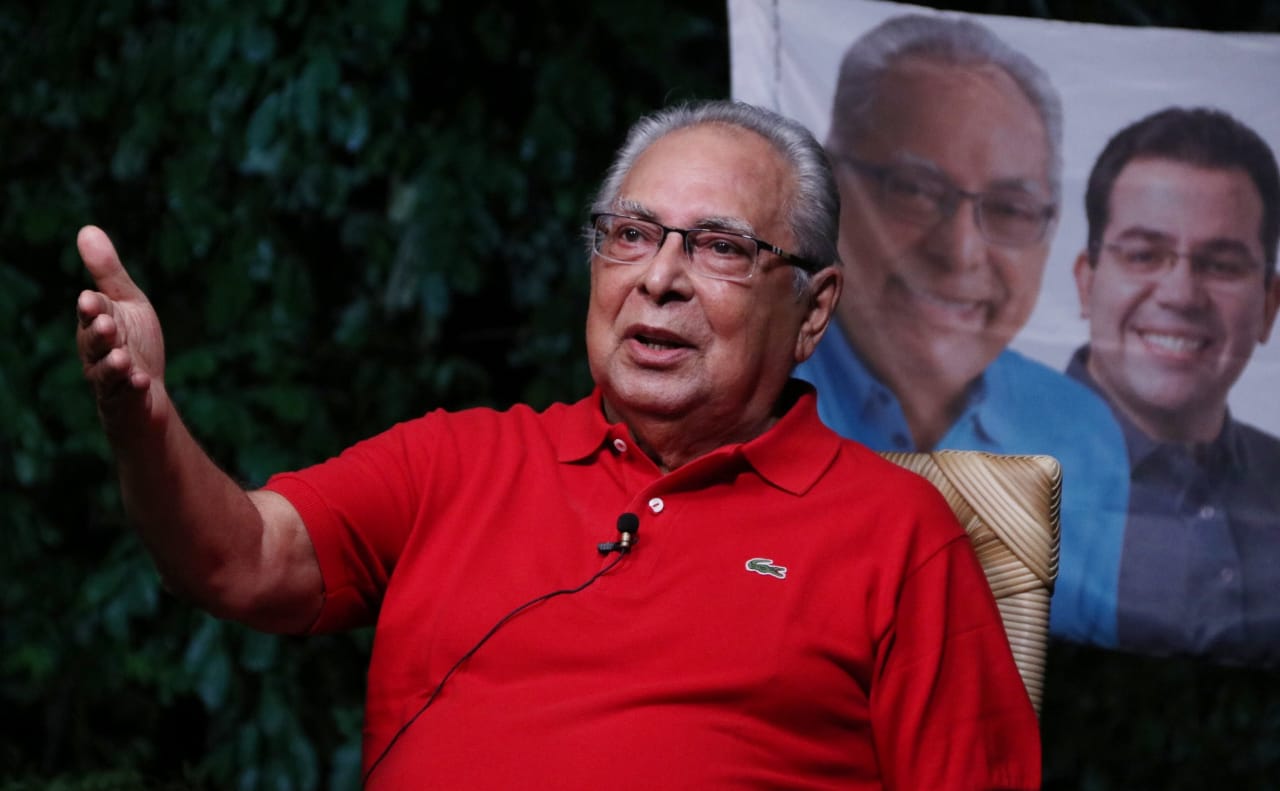 Amazonino lança pacote com auxílio de R$ 300 até 2024 