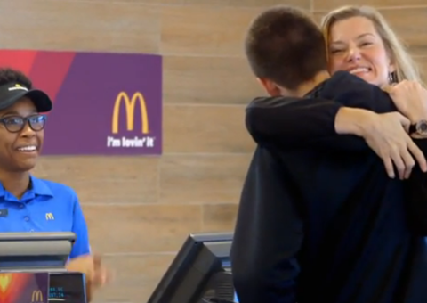 McDonald's vai aceitar 'amor' como forma de pagamento 