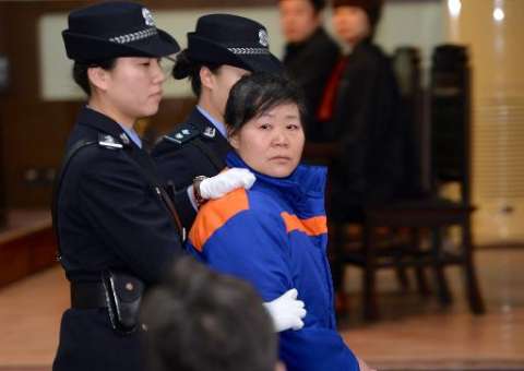 Médica chinesa é condenada por tráfico de crianças