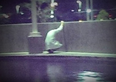 Médico chora após perder paciente de 19 anos e comove internet