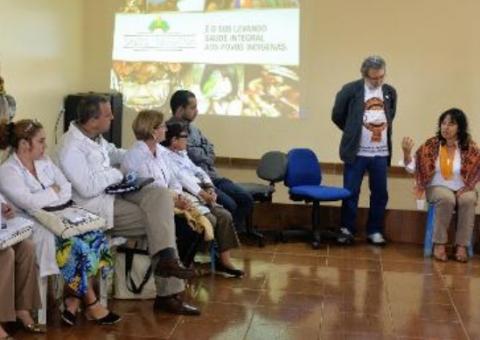 Médicos cubanos vão para aldeias indígenas da Amazônia brasileira