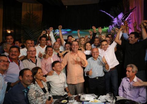 José Melo recebe apoio de prefeitos para sua pré-candidatura à reeleição