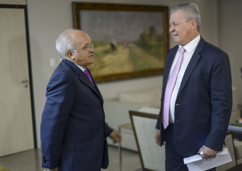 Manaus agora terá BRT, anunciam Artur e José Melo