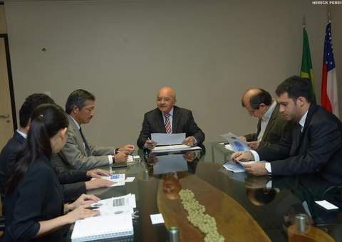 Lei do ICMS deverá ser revisada, diz Melo  a empresários