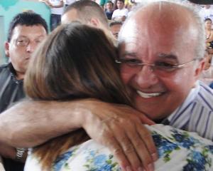  Melo costura aliança e pode rachar PMDB