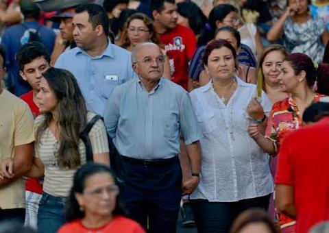 Aliança  pela  reeleição de Melo tem 16 partidos. Braga conta com sete
