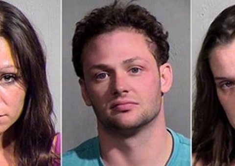 "Mênage à trois" em piscina condominial