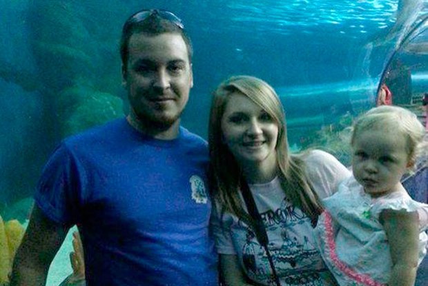 Criança de dois anos fica bêbada em restaurante após ter suco trocado