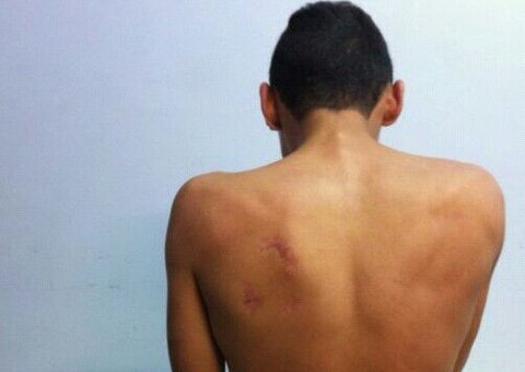 Equipe Carcará apreende menor traficando no beco da Fumaça.