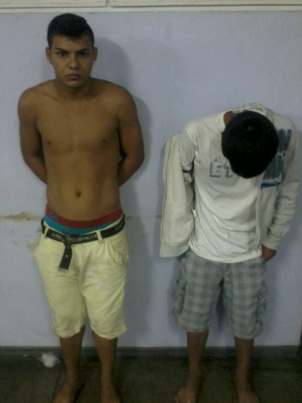 Adolescente que assaltavam nas paradas de ônibus da Avenida Paraíba são presos