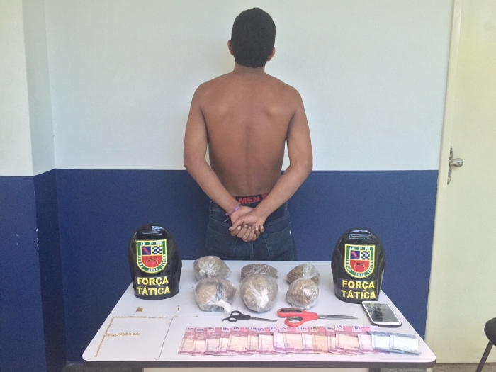 Menor é apreendido com quase 1 quilo de cocaína e skank 