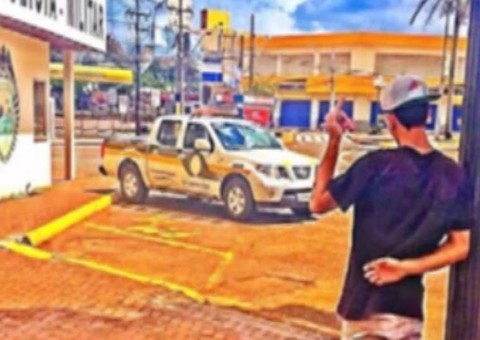  Adolescentes 'tiram onda' com polícia na internet e se dão mal