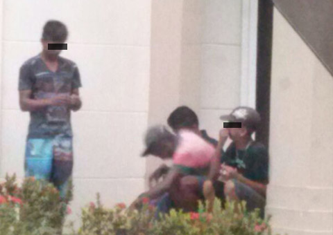 Menores se drogam nas ruas do Adrianópolis