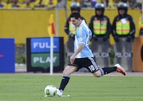 Argentina perde chance de carimbar vaga e Uruguai volta à briga
