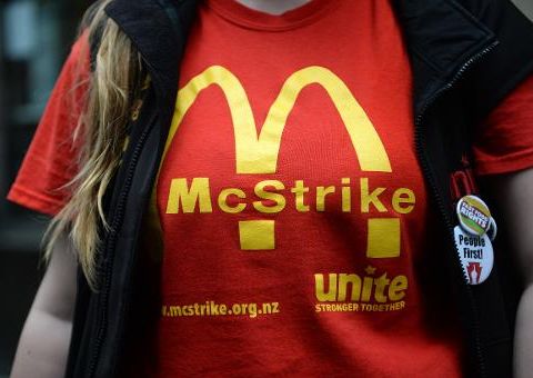 Nos EUA, funcionários de redes fast-food fazem greve por melhores salários