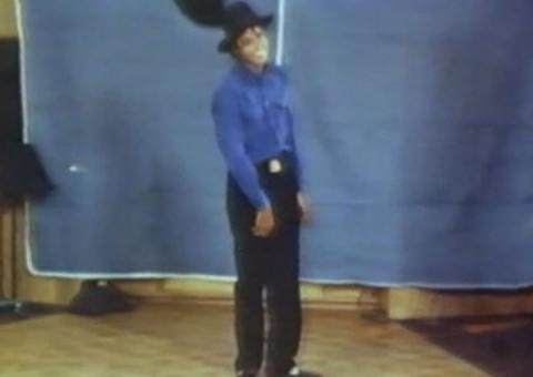 Em homenagem aos 4 anos de sua morte, vídeo inédito de Michael Jackson é divulgado
