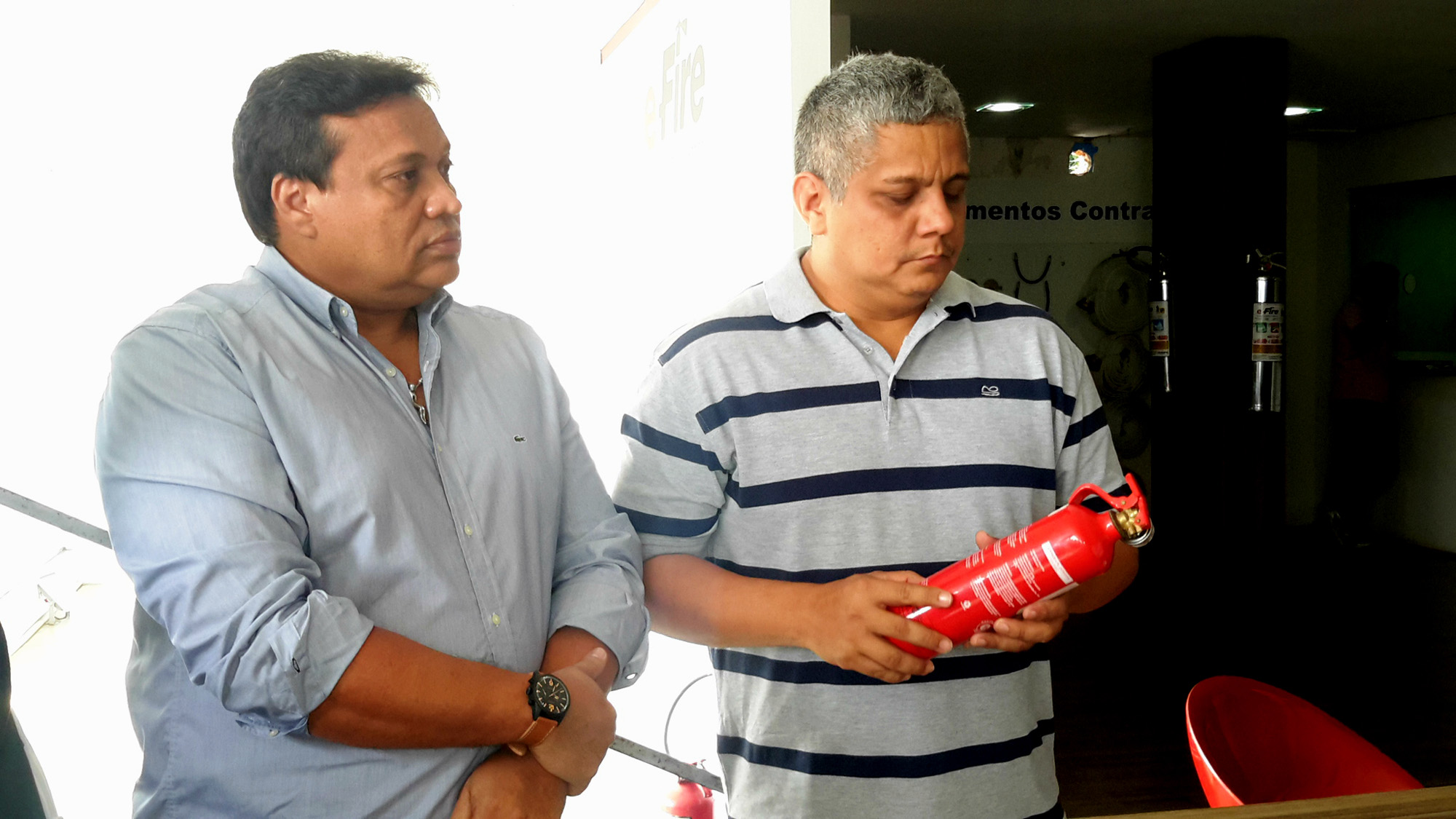 Procon Manaus participa de blitz em lojas de extintores de incêndio ABC