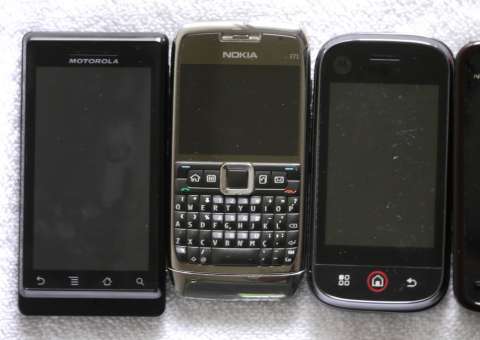 Dupla é presa no bairro Parque Dez após roubar celulares na cidade