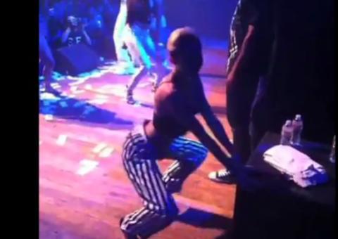 Vídeo: Miley Cyrus mostra como rebolar até o chão