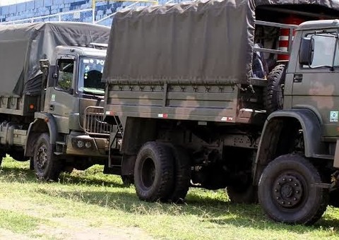 Homem tenta roubar fuzil de quartel  em Manaus e é preso pela guarda
