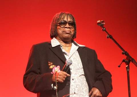 Milton Nascimento tem alta médica após cateterismo