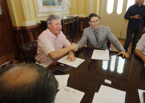 Prefeitura e Defensoria firmam acordo para desapropriação do Corredor do Mindu 