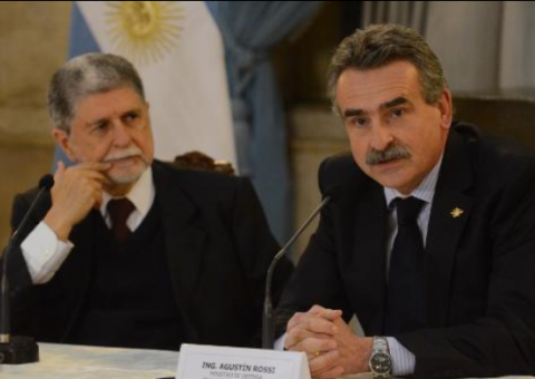 Celso Amorim impulsiona cooperação em defesa cibernética com colega argentino