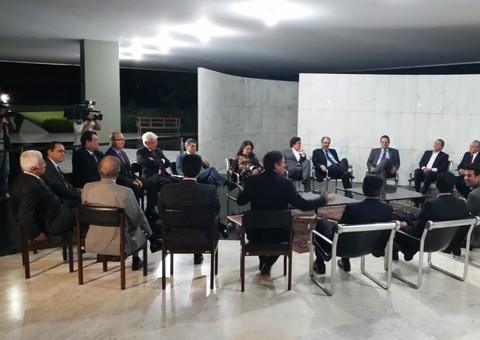 Eduardo Braga participa de reunião de cúpula do Governo