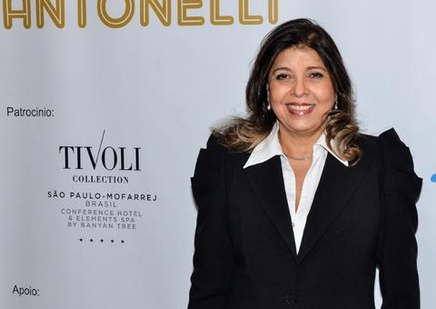 Roberta Miranda desiste de colocar piercing na genitália 