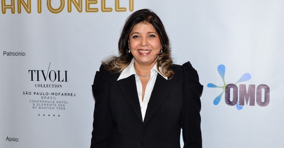 Roberta Miranda desiste de colocar piercing na genitália 