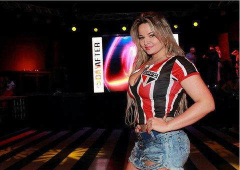 Miss Bumbum Ceará se irrita com sósia de Megan Fox: "Bunda de periquita seca"