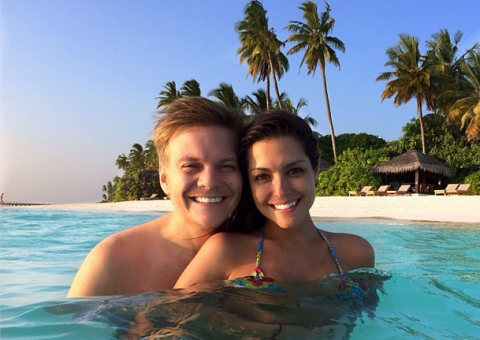 Michel Teló se casa em segredo com Thaís Fersoza