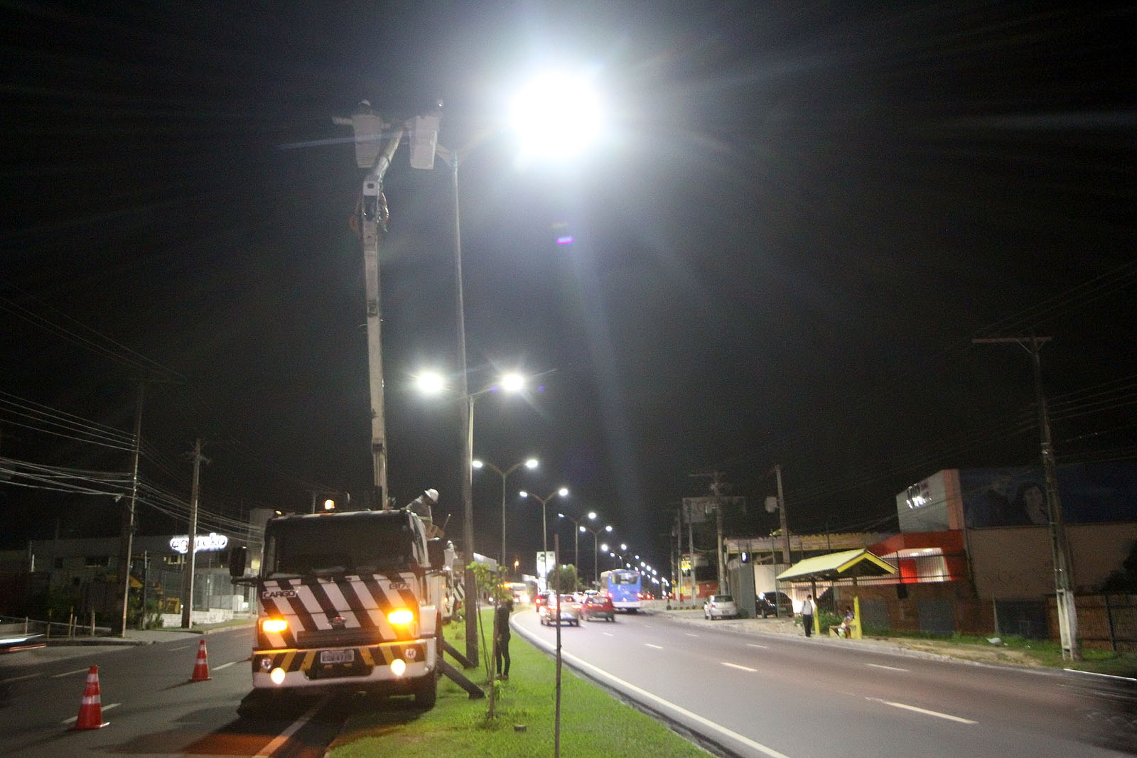 Trabalhos de recapeamento na Rotatória do Mindu são concluídos