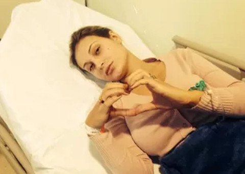 Andressa Urach volta para UTI 