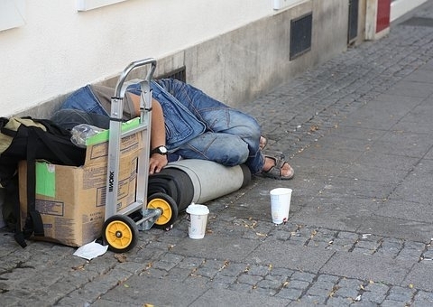 Moradores de rua de Manaus serão acolhidos em abrigos durante a pandemia