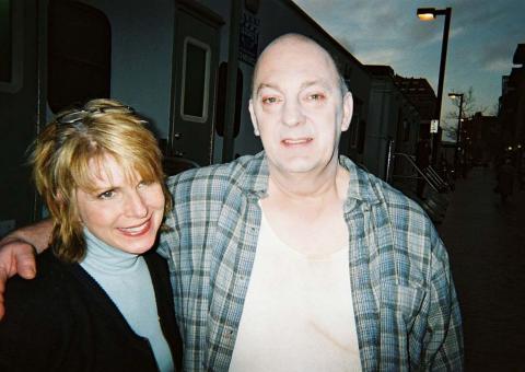 Homem ganha R$3 mil por dia se fingindo de morto