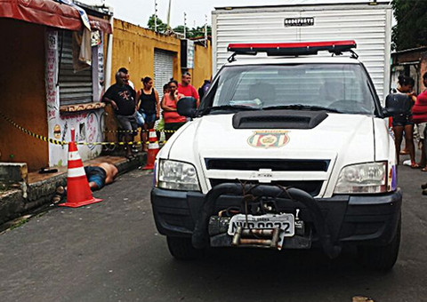 Cadáver é encontrado no bairro Aleixo